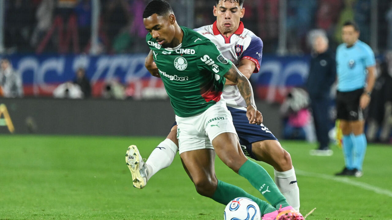 Manchester City completes the signing of Brazilian winger Allan Elias from Palmeiras for £34.2 million.