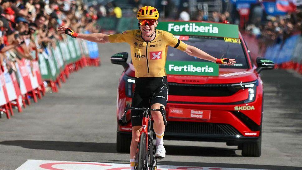 Andreas Leknessund secures historic Vuelta stage victory while Tadej Pogacar extends lead.