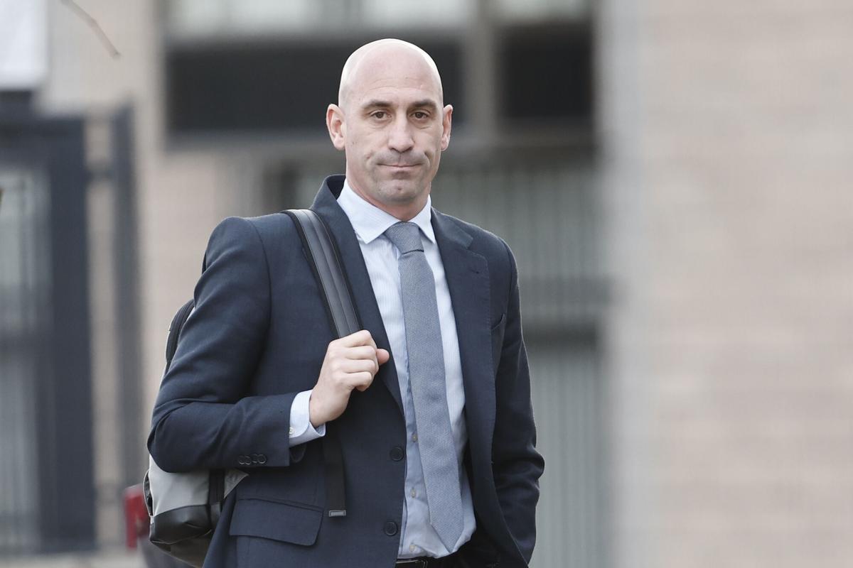 La Fiscalía se opone a levantar la imputación de directivos vinculados al caso Rubiales