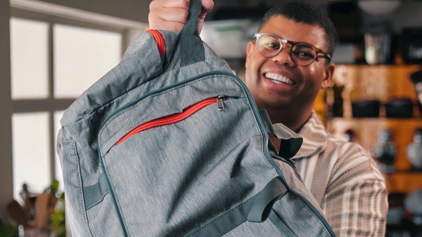 New Foldable Carry-On Design Maximizes Luggage Space for Souvenirs and Gifts