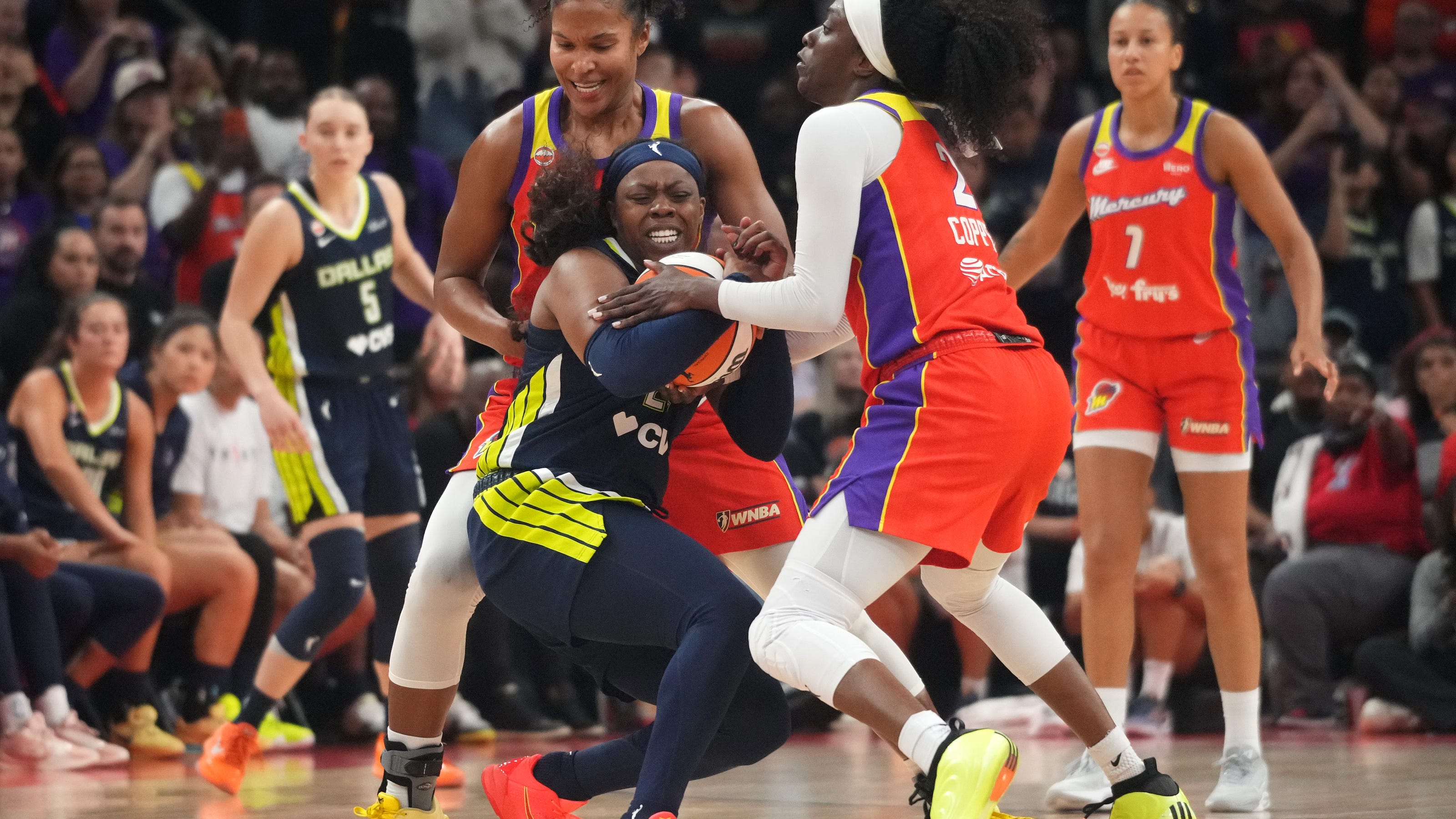 Wings Defeat Mercury 87-82 in Final Regular-Season Game at Arlington