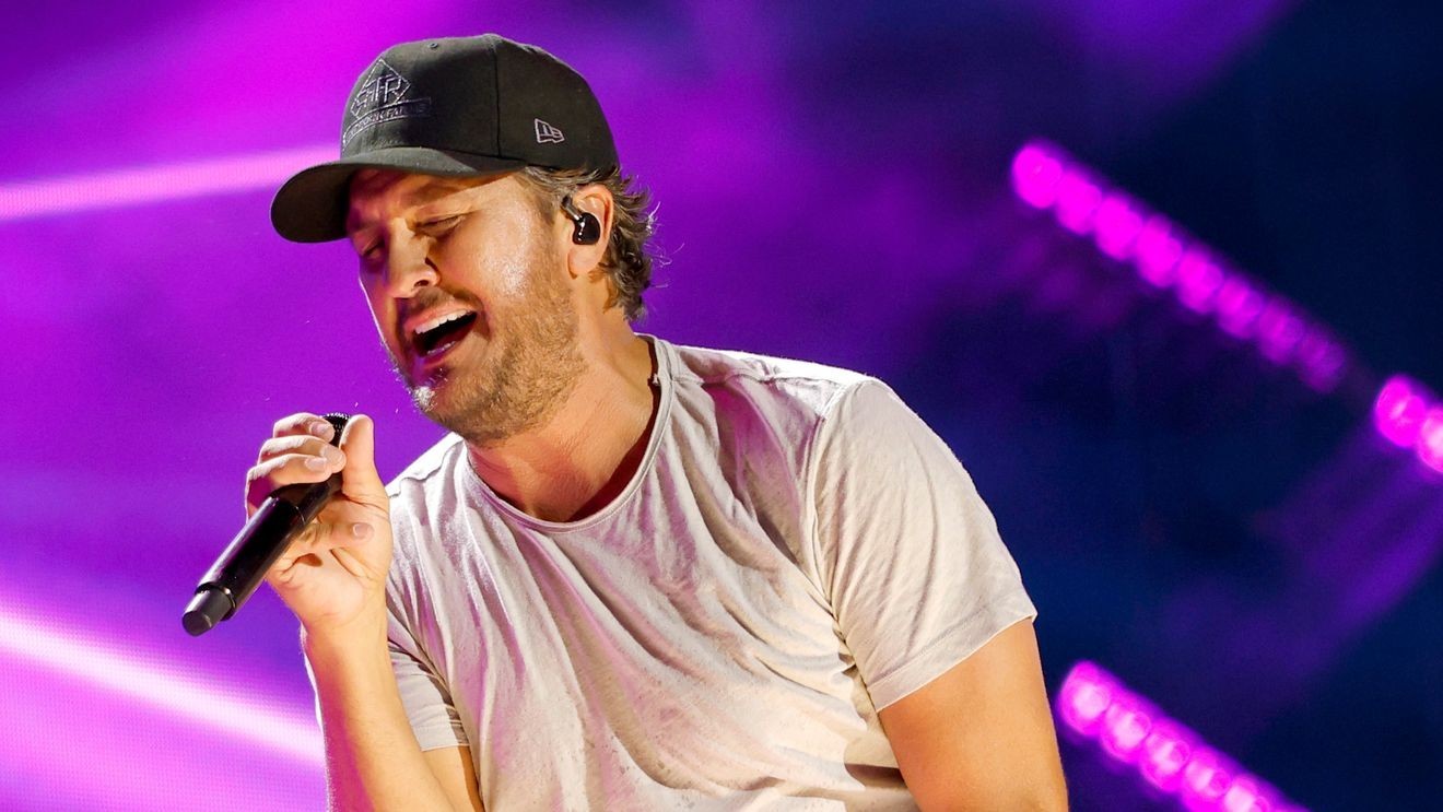 Luke Bryan fires back at critics claiming he used artificial intelligence in new music.