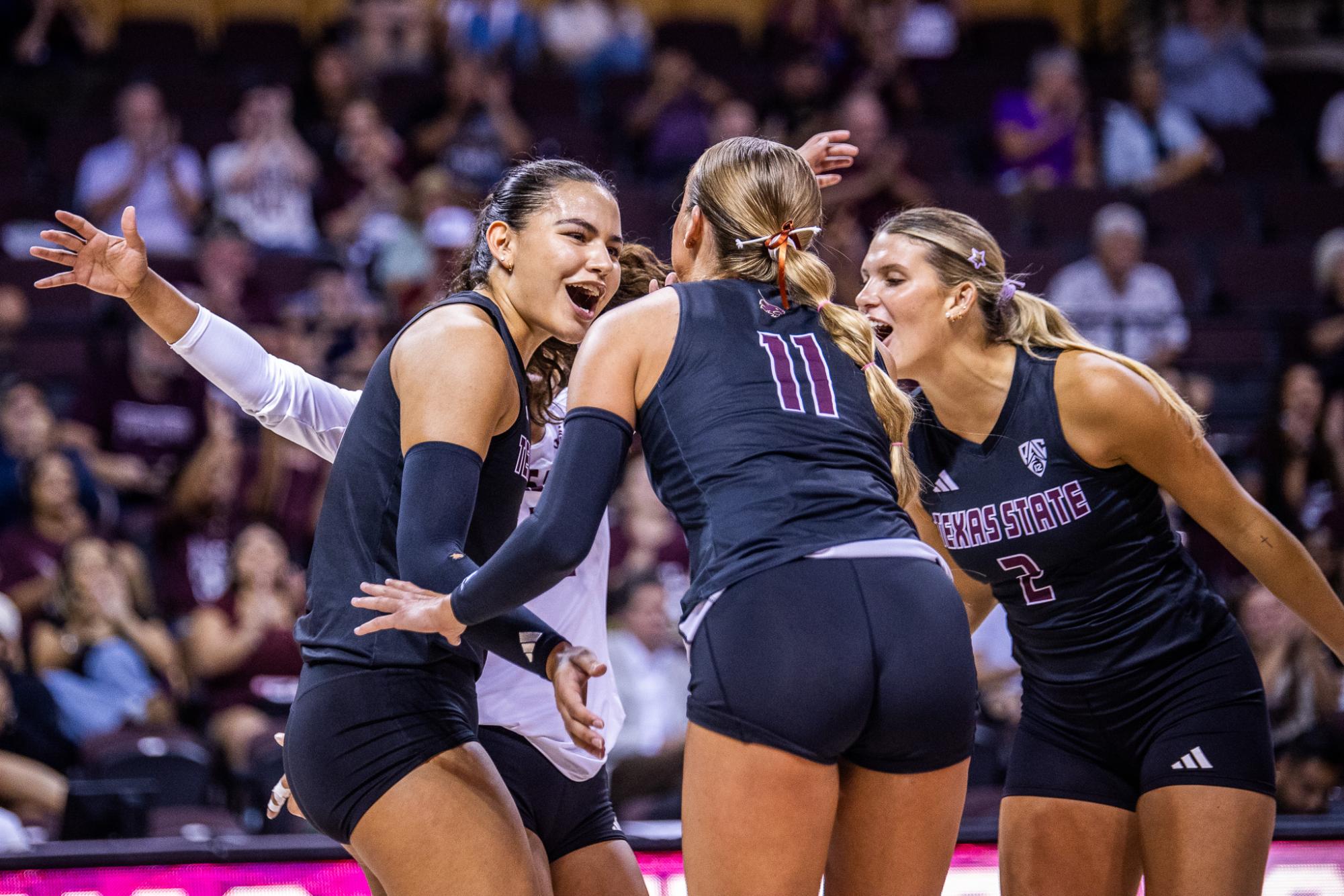 Several College Volleyball Teams Split Their Opening Matches Across Five Weekend Tournaments