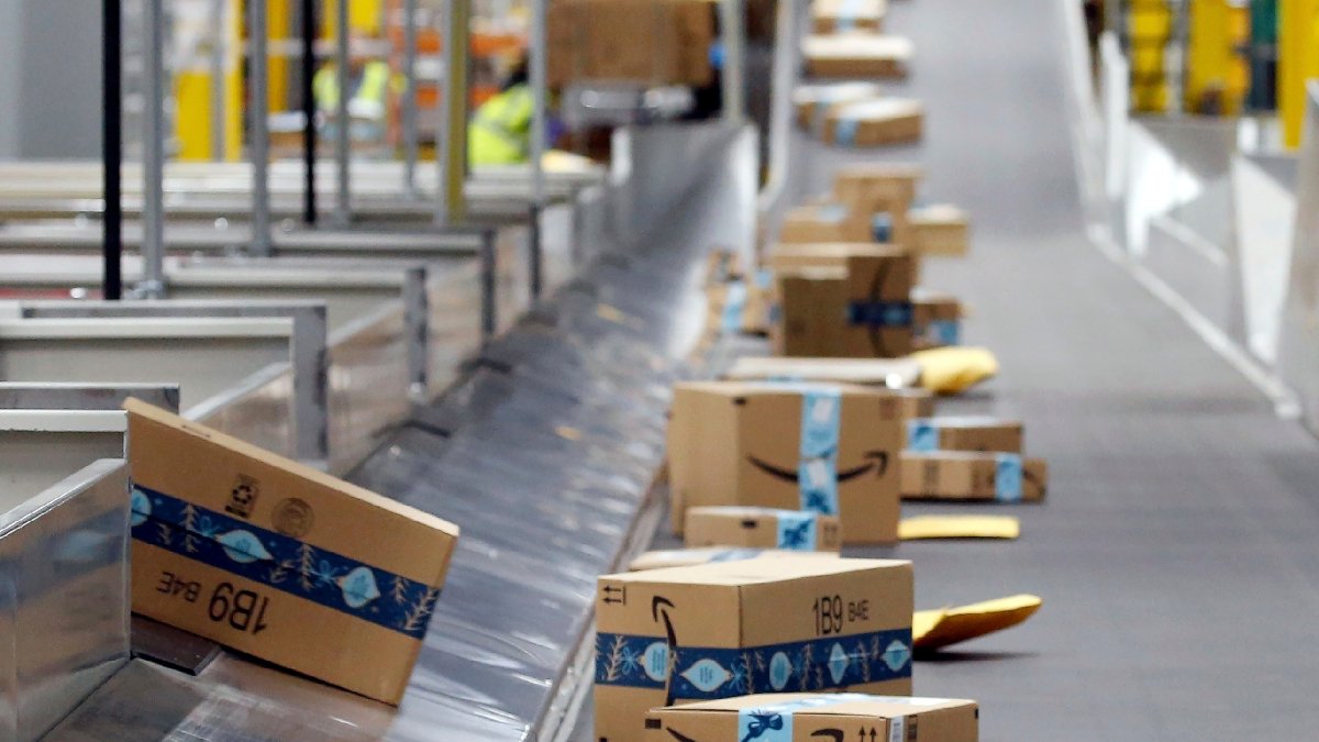 Amazon expands Prime settlement refunds to include automatic payments for millions of eligible consumers.