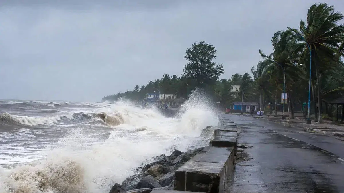 Weather Agencies Issue Severe Warnings Across Multiple Regions for Heavy Rain and Coastal Flooding