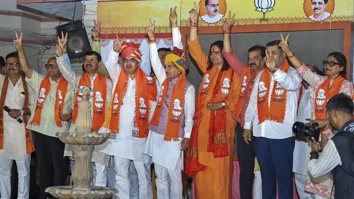 BJP and Congress finalize their mayoral candidates for upcoming Jaipur municipal elections.