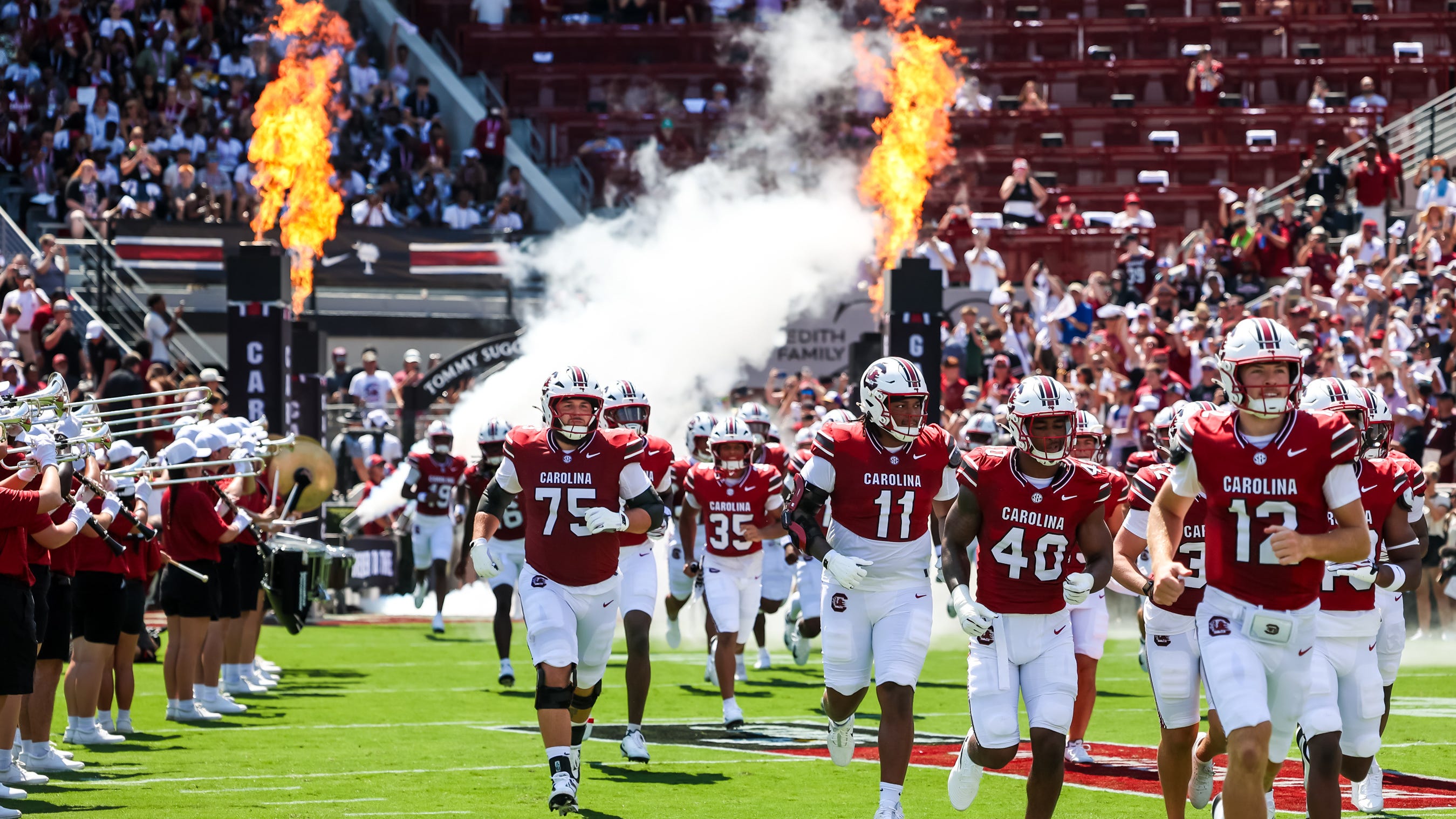 Lightning strike forces second consecutive weather delay for South Carolina football game.