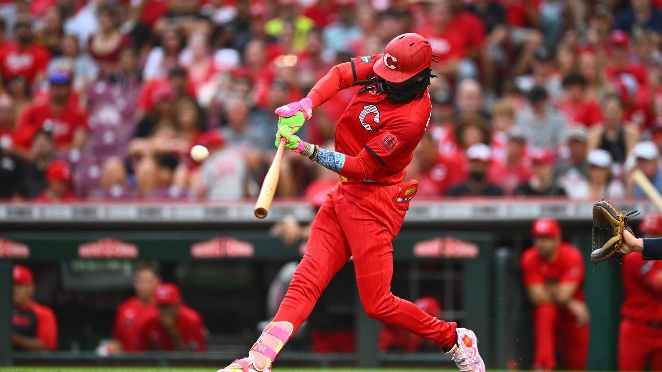 Reds hit three home runs and hold on for 5-3 victory over Brewers