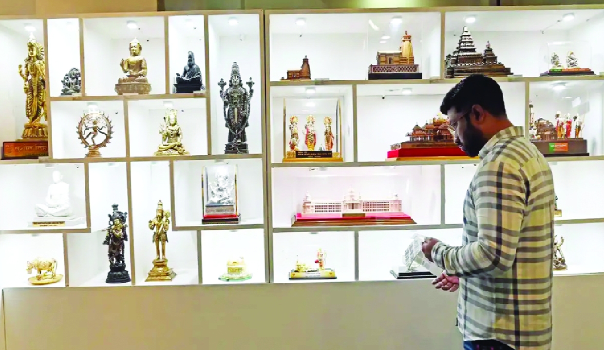 PM Mementos e-Auction Plans 1,498-Item Sale for Ganga
