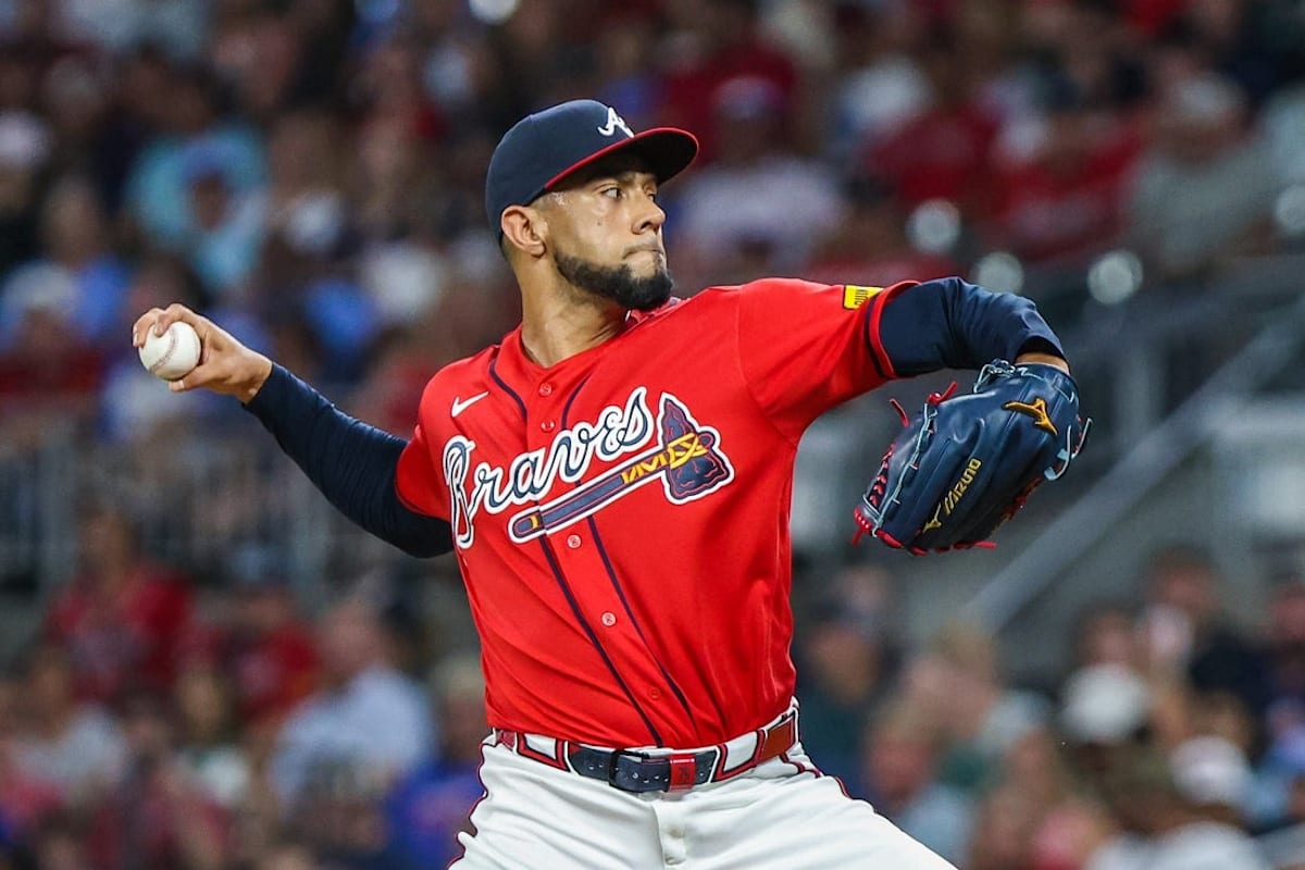 Braves Activate Reliever Robert Suárez From Injured List Before Postseason