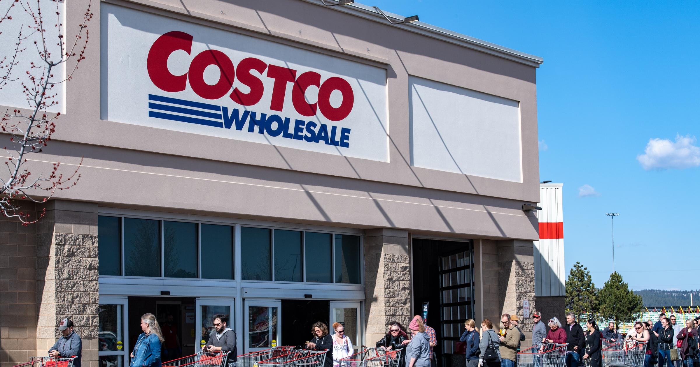 DoorDash and Uber Eats expand nationwide Costco delivery to intensify competition with Instacart.