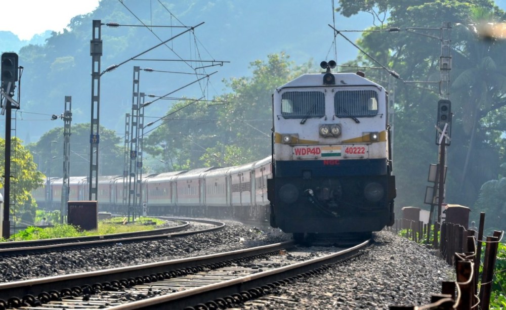 Indian Railways Announces Multiple Festive Special Trains to Ease Heavy Holiday Travel Demand