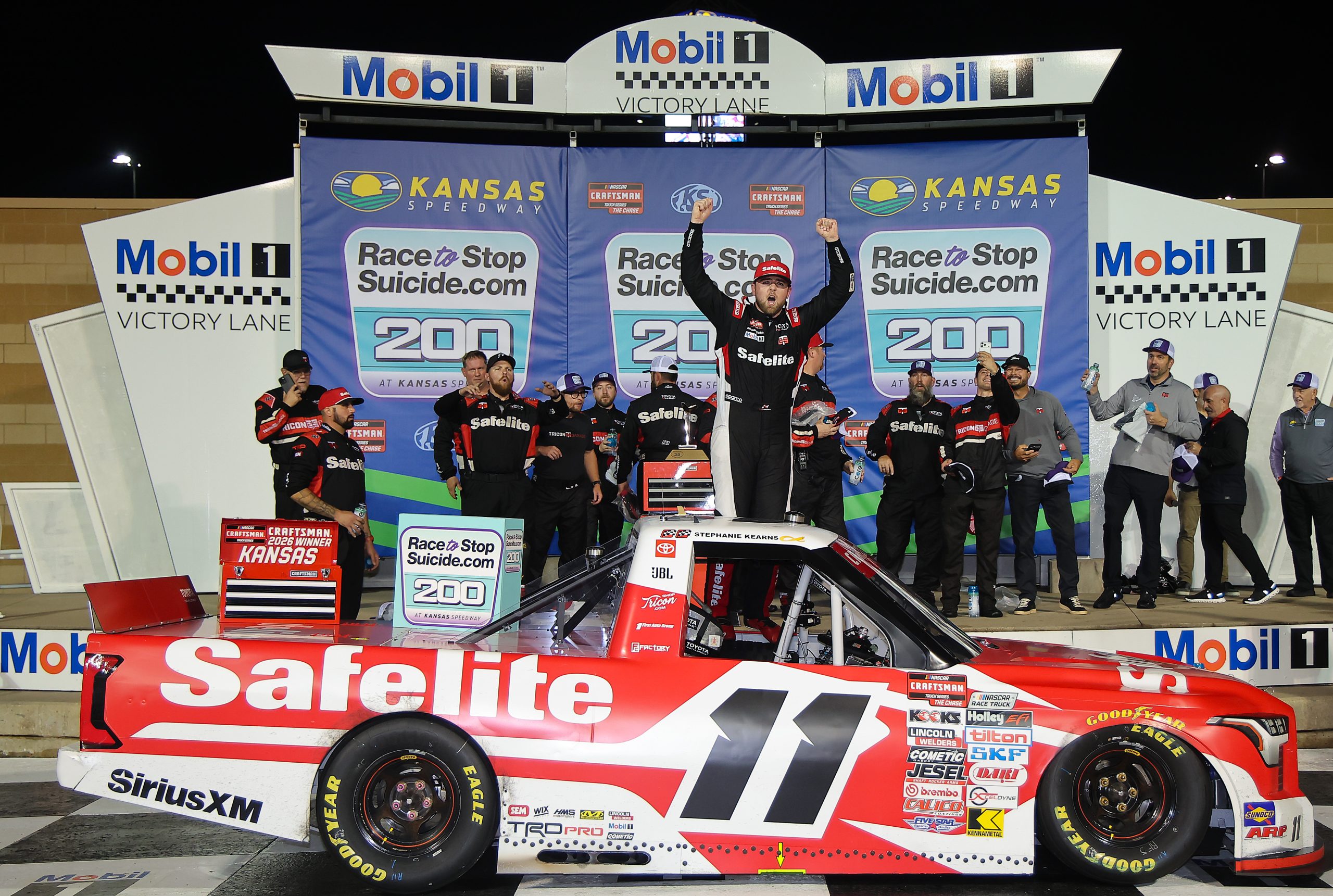 Kaden Honeycutt wins Kansas truck race and takes the series points lead