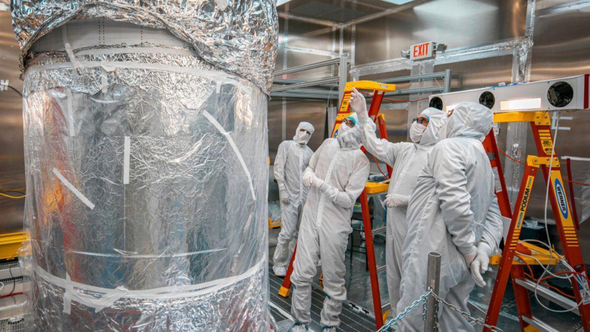 El detector LUX-ZEPLIN registra una misteriosa señal que desconcierta a los científicos