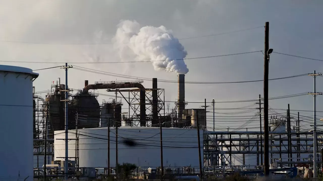 Energy Secretary Predicts US Gas Prices Will Fall Despite Record Labor Day Costs