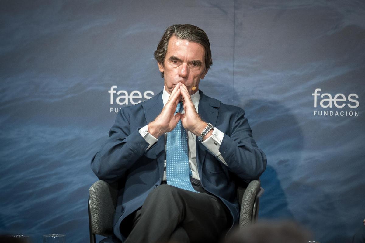 Aznar advierte a Vox que hay que acabar con el sanchismo sin replicarlo