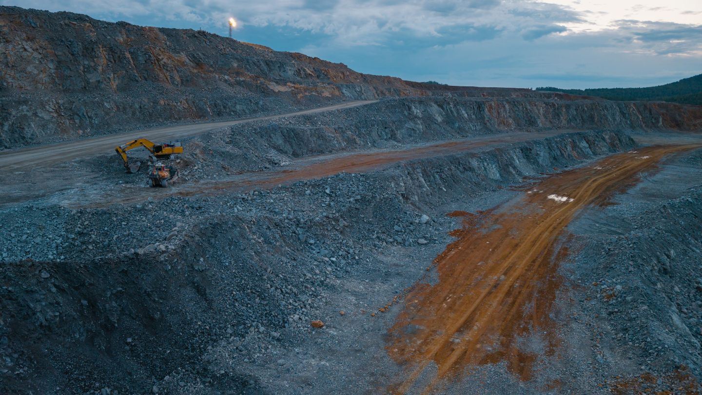 First Au agrees to acquire Javelin Minerals in a major gold consolidation deal.