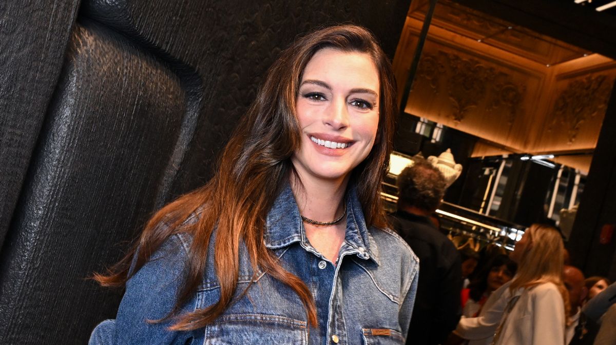 Pregnant Anne Hathaway Skips Hot Ones Challenge on Doctor's Advice
