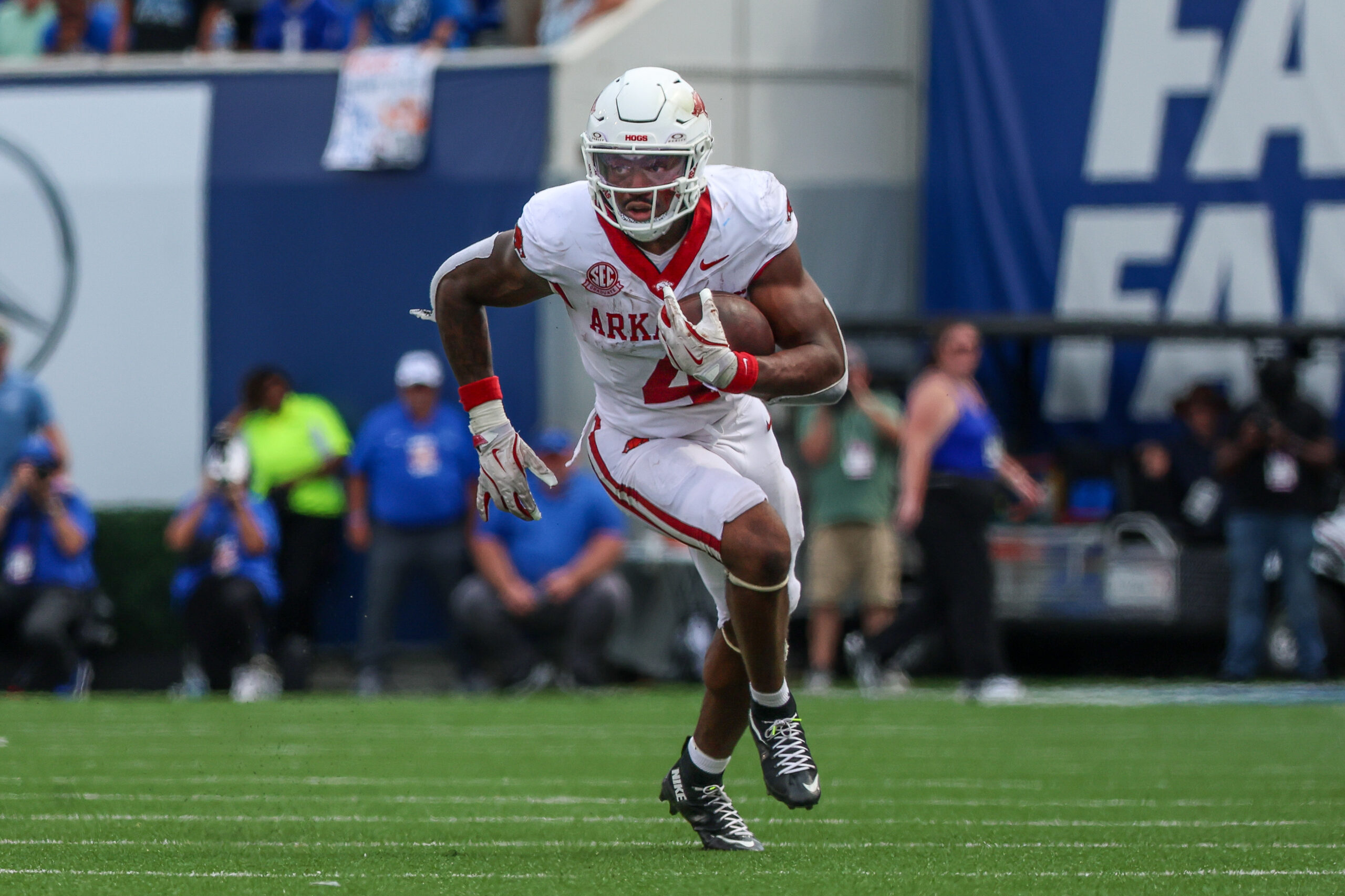 Sportsbooks expand college football Week 2 betting offers alongside major marquee matchups.