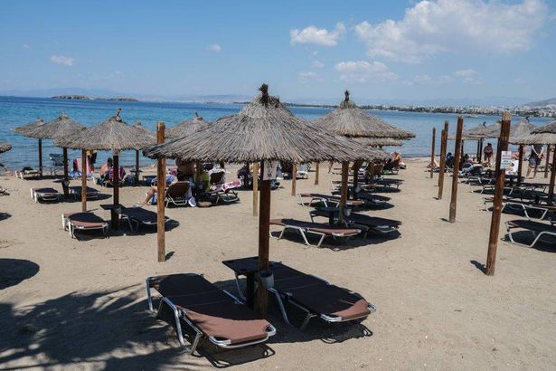 82-Year-Old Dies After Vouliagmeni Beach Fight