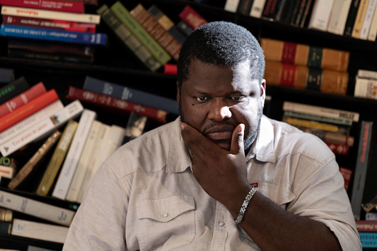Award-Winning Novelist Denies Unverified AI Claims Amid Viral Social Media Controversy