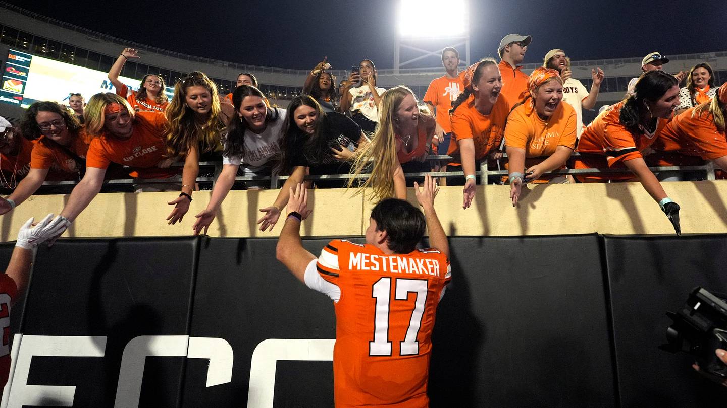 Weekend Football Preview Features College, NFL and High School Action Across Divisions