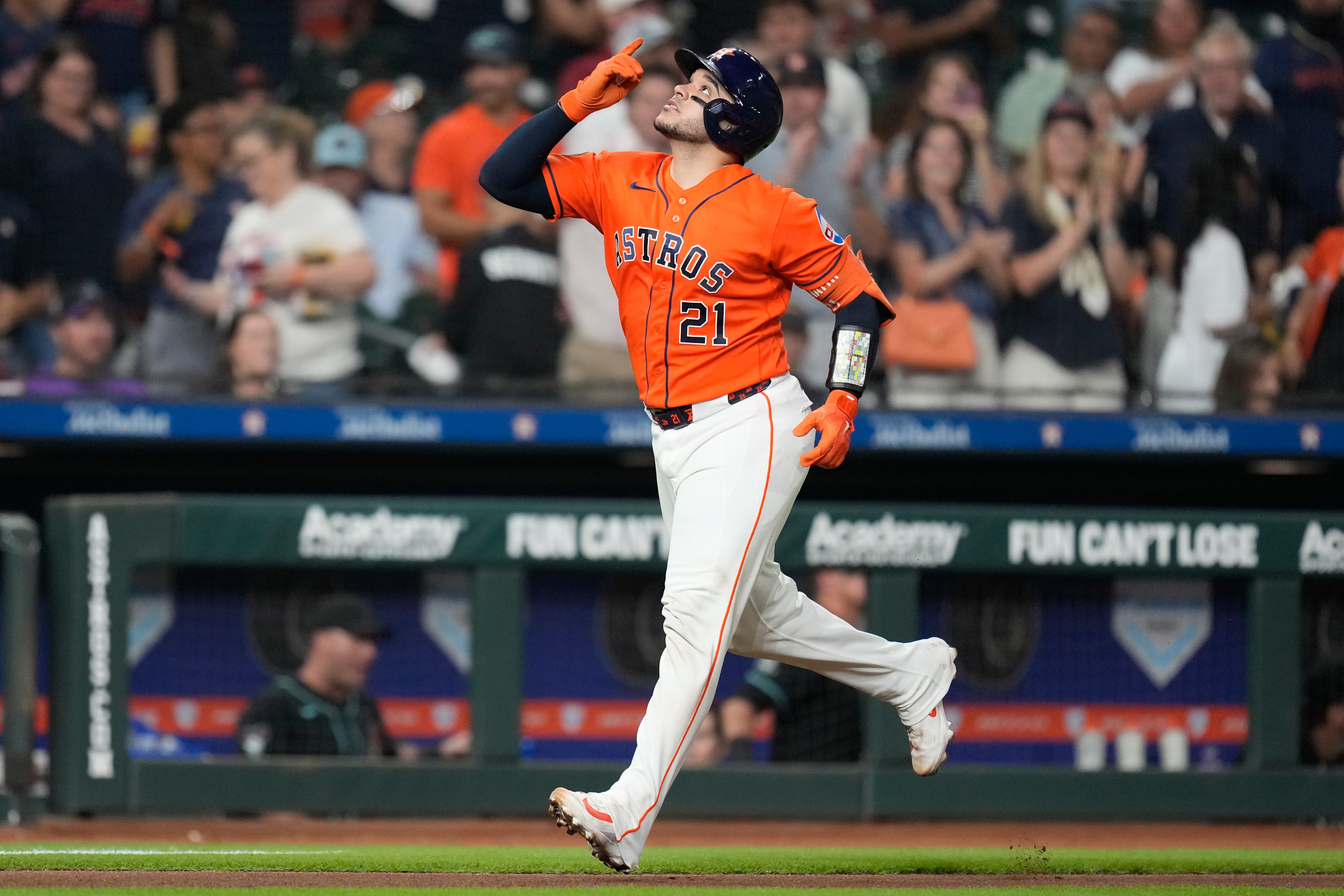 Astros Defeat Diamondbacks 3-1 to Extend Their American League West Lead