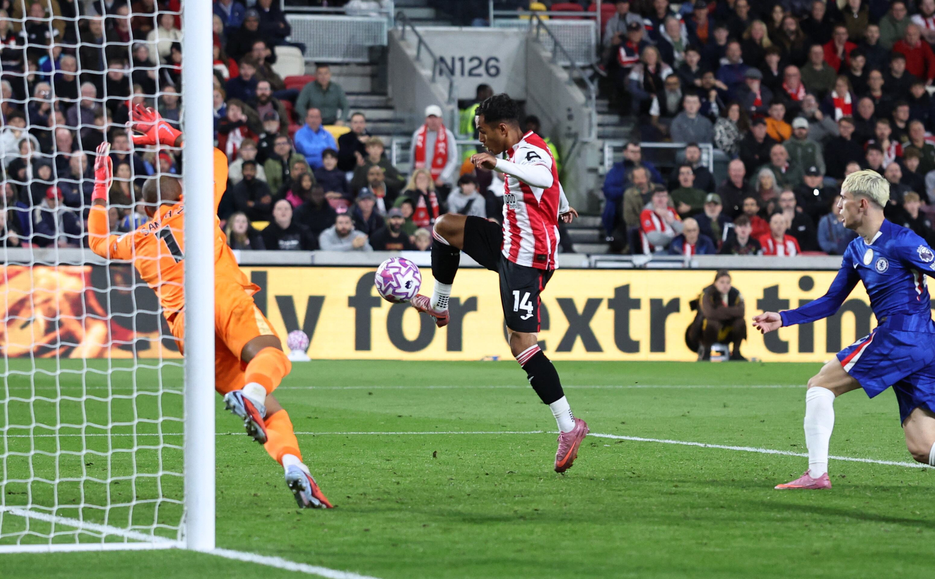 Brentford asciende al tercer puesto tras golear 3-0 al Chelsea