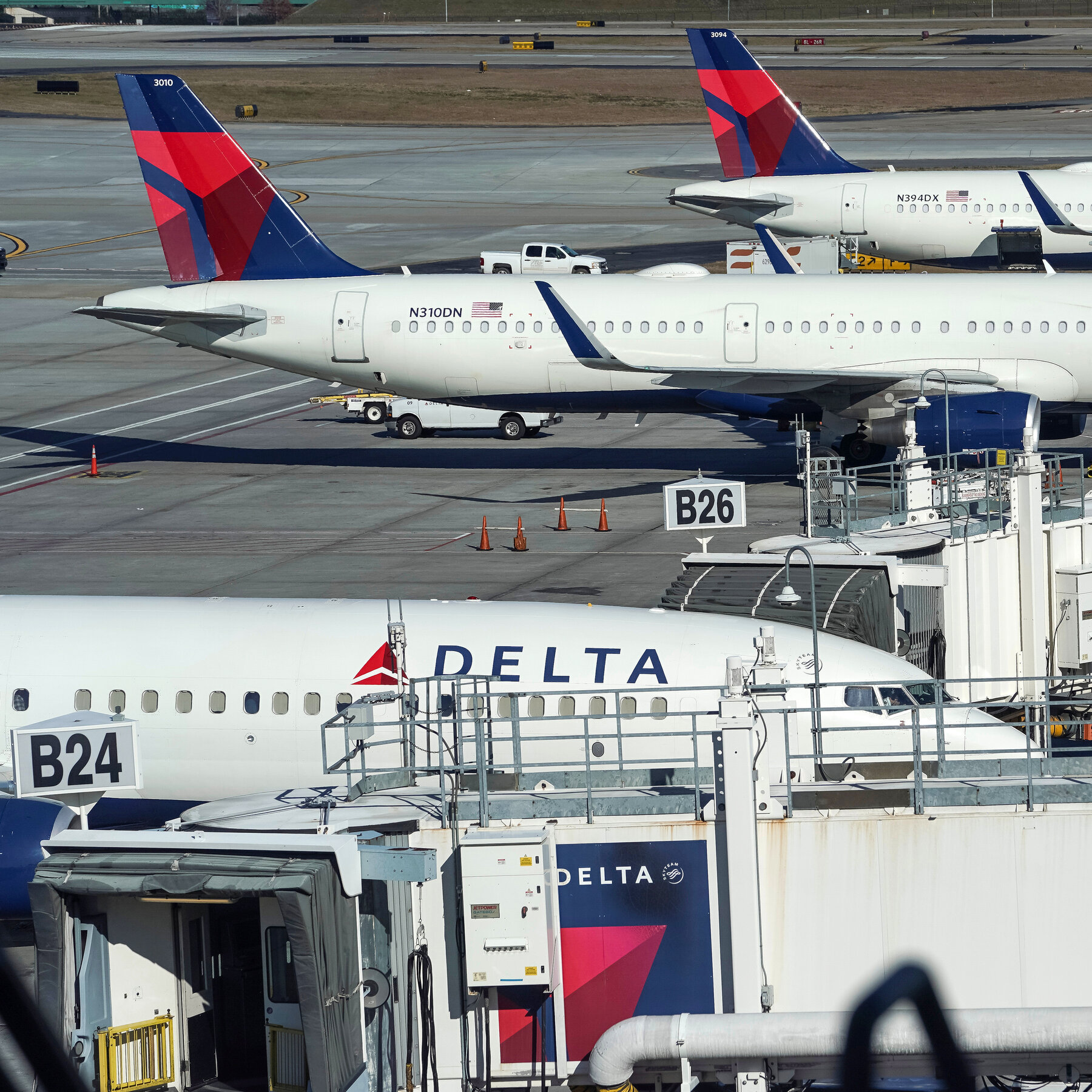 Delta Flight Carrying 235 Makes Emergency Landing