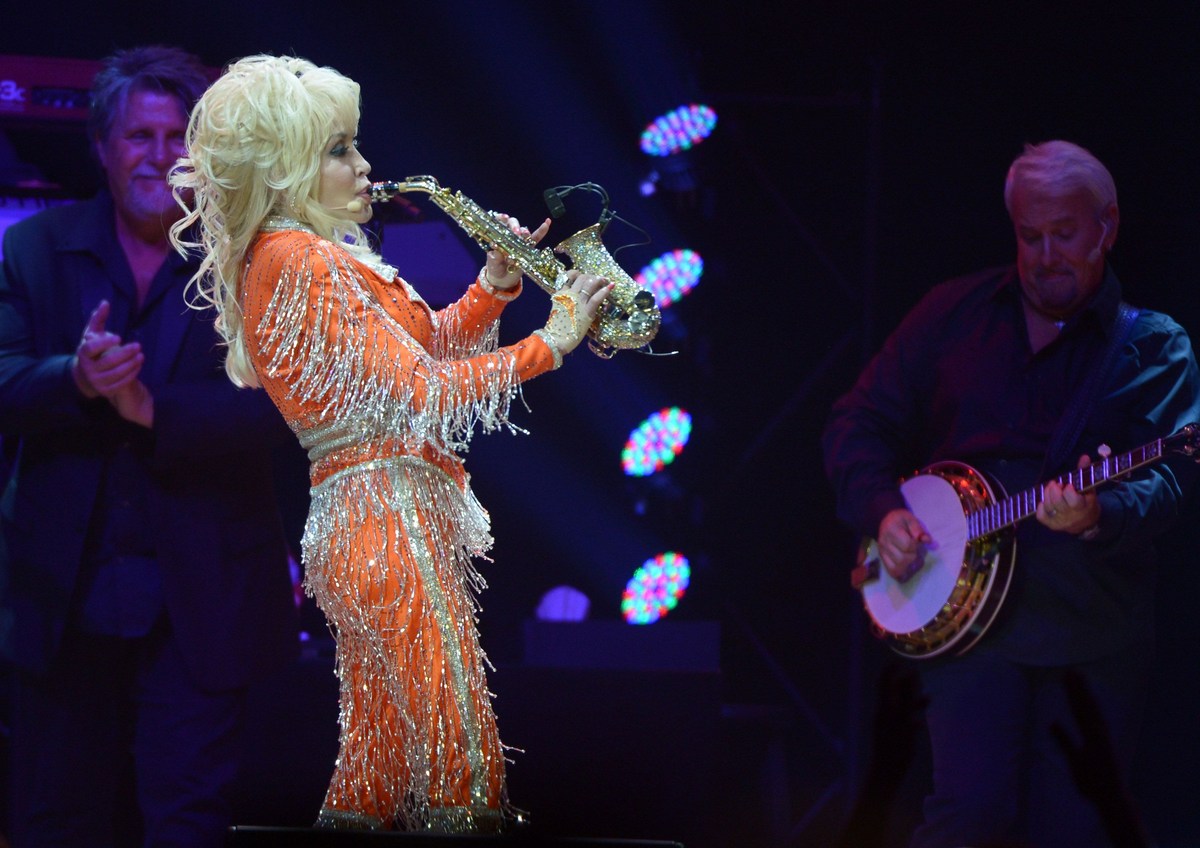 Stella Parton Reveals How Dolly Transformed Childhood Wounds Into Legendary Music