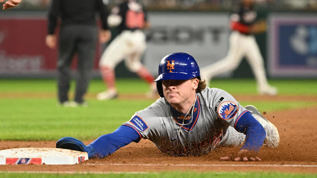 Carson Benge becomes the first Mets rookie to join the 20-20 club.