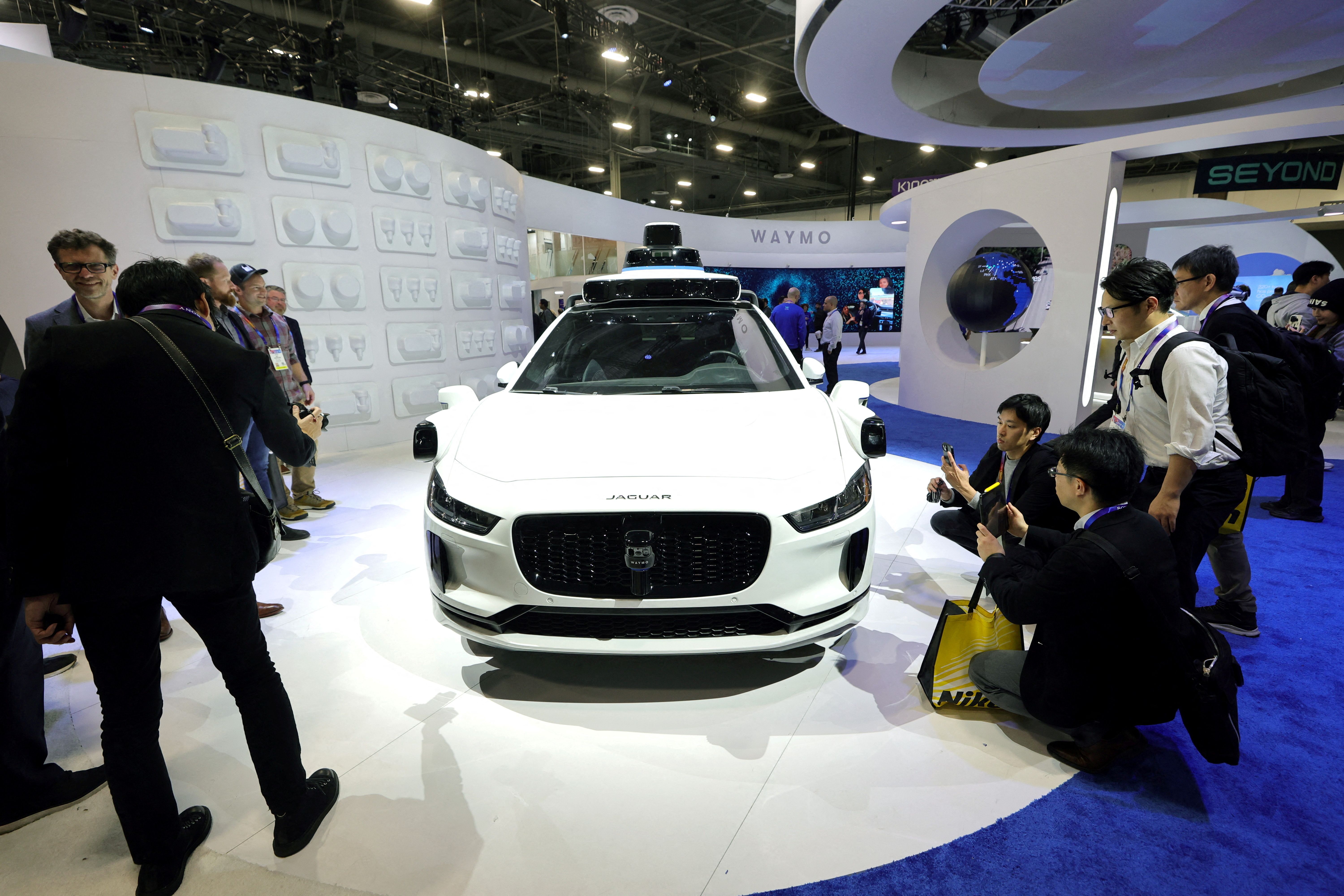 Waymo Partners Plan Tokyo Driverless Taxis in 2027