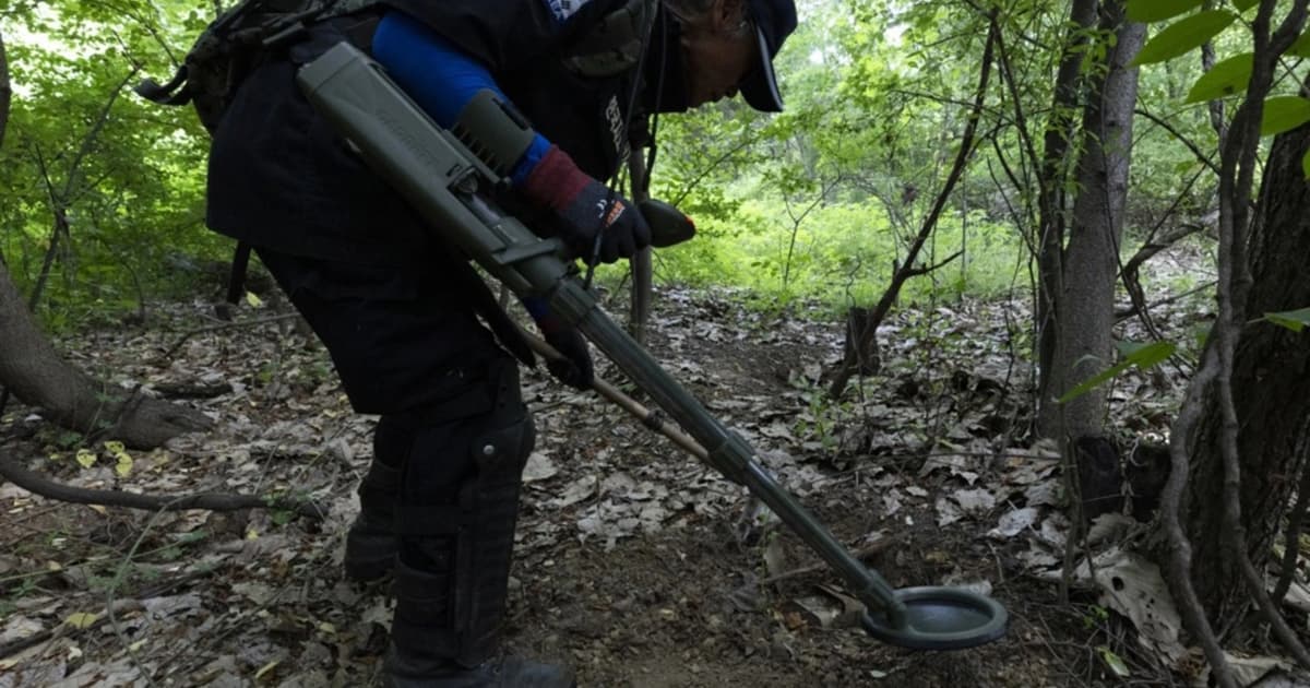 South Korea Blames North Korean Land Mines for DMZ Blast Injuring Soldiers