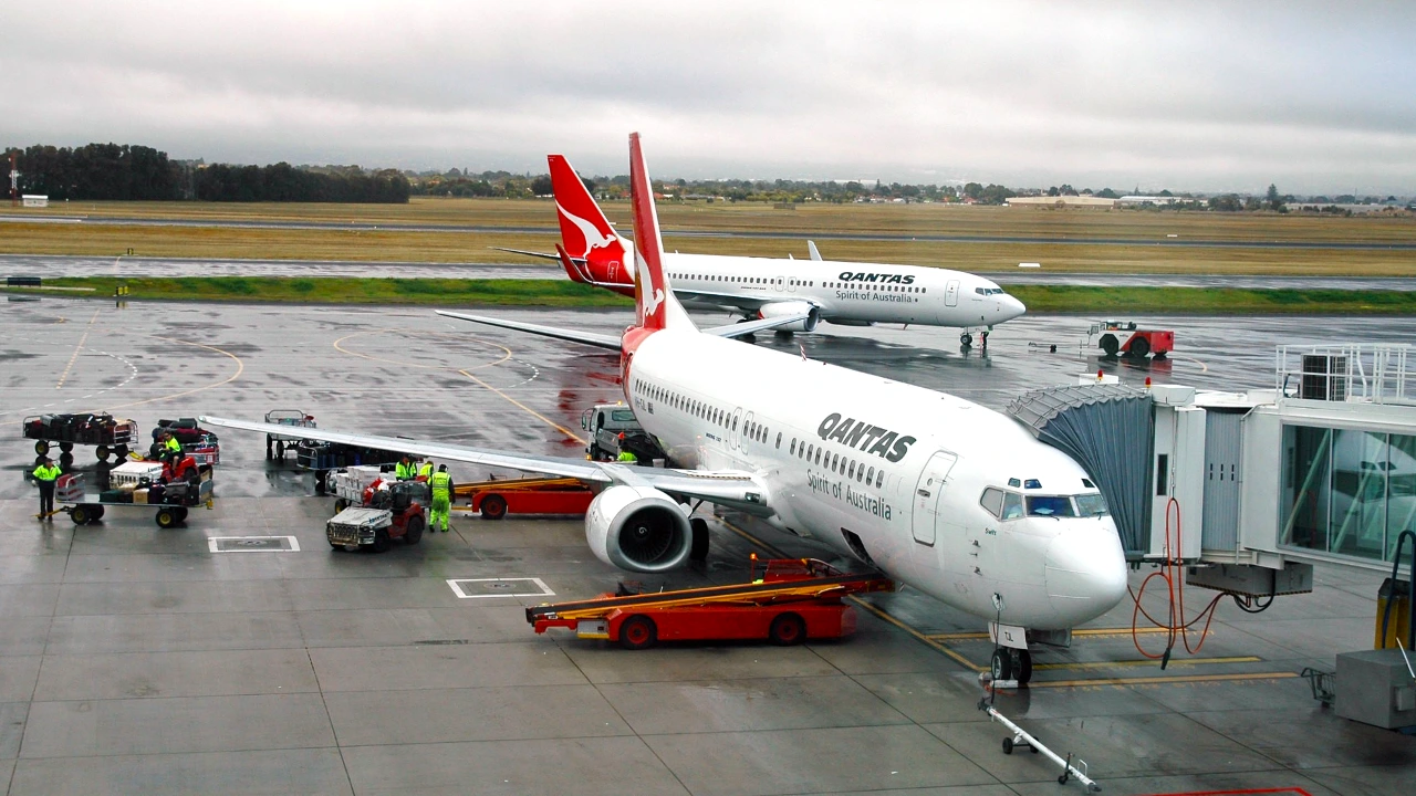 Qantas Flight Safely Diverts to Christchurch After Engine Flames and Suspected Bird Strike