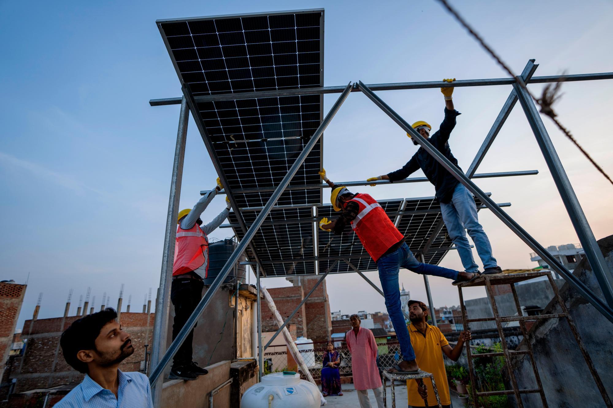 Iran war drives renewable energy push worldwide despite rising emissions and fossil fuel reliance