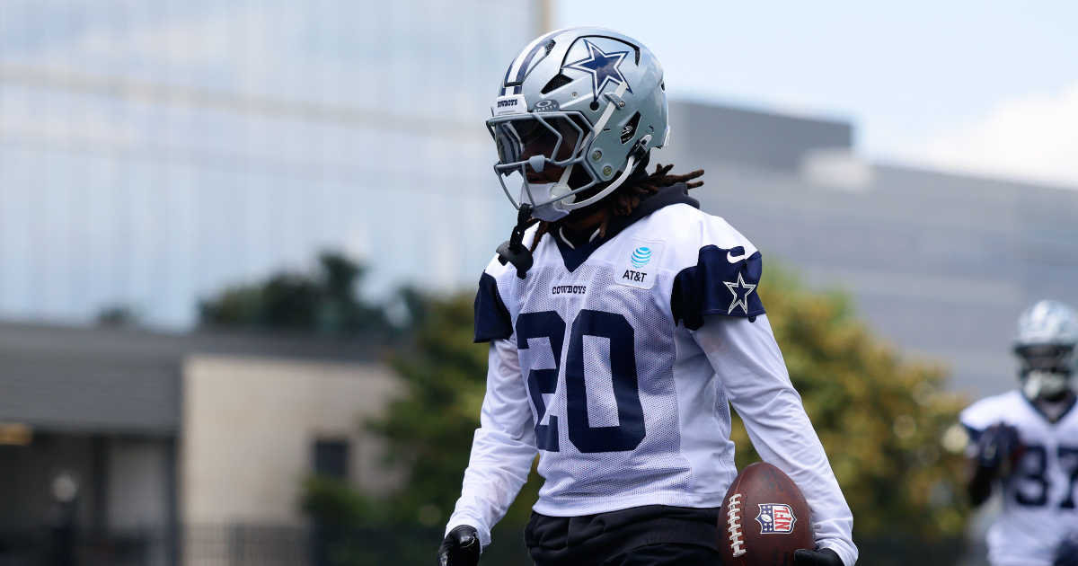 Dallas Cowboys running back Malik Davis suffers hip injury ahead of season opener.