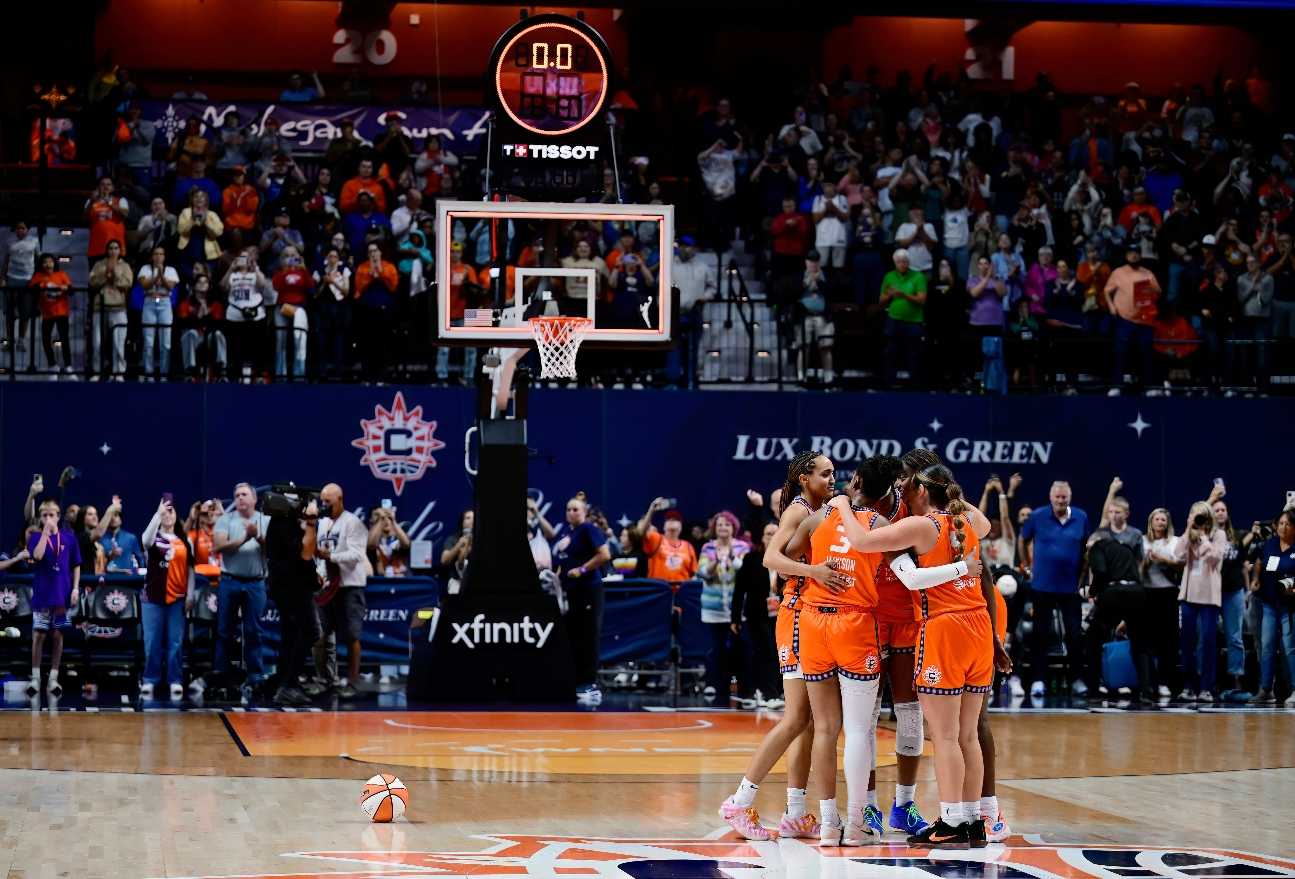 Connecticut Sun Defeat Toronto in Final Home Game Before Relocating to Houston