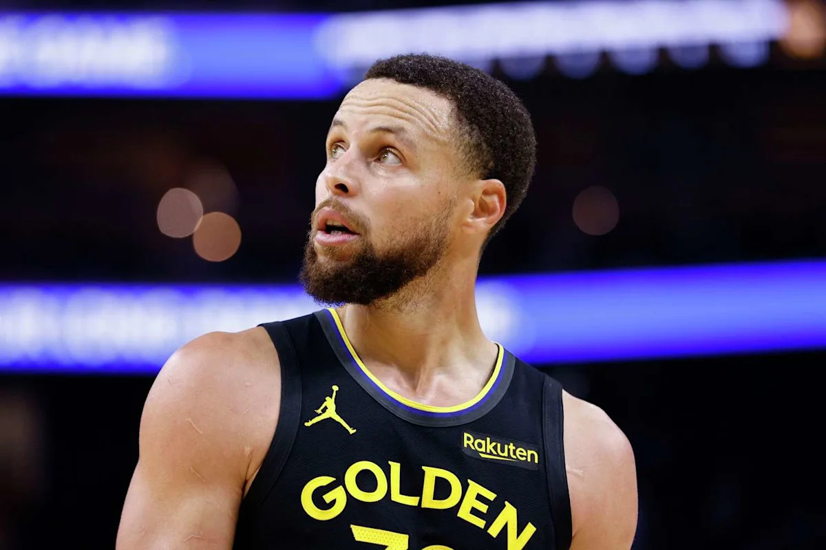 Curry Seeks Career-Long Warriors Stay