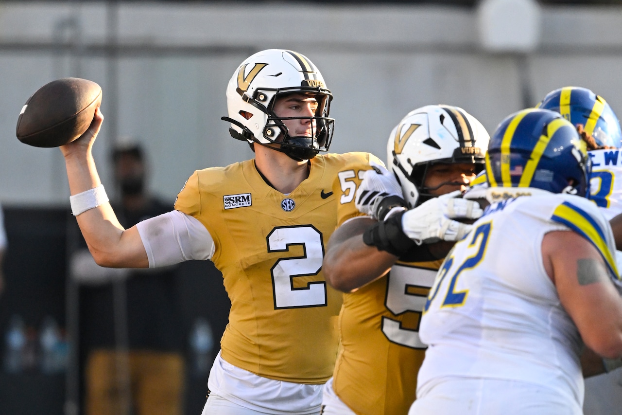 Vanderbilt Names Freshman Jared Curtis Starting Quarterback