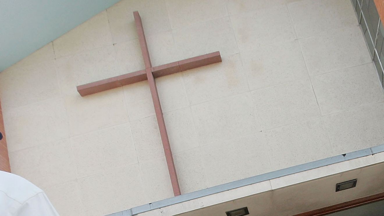 Episcopal Priest Faces Criticism Following Sermon Describing Jesus as Transgender