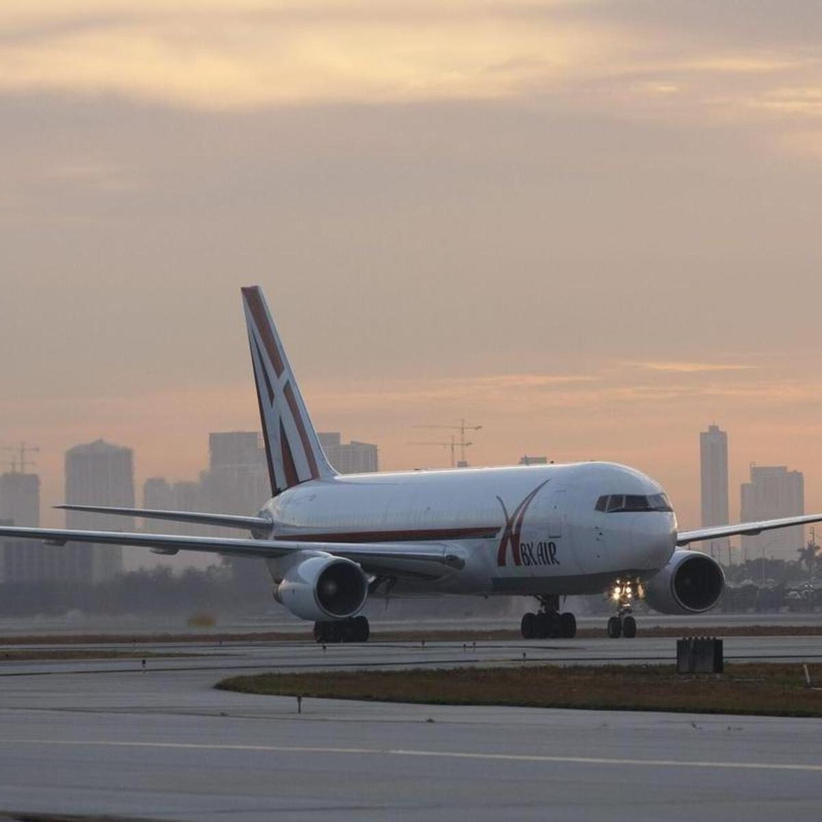 Un avión de carga de Amazon se estrella en el aeropuerto de Miami