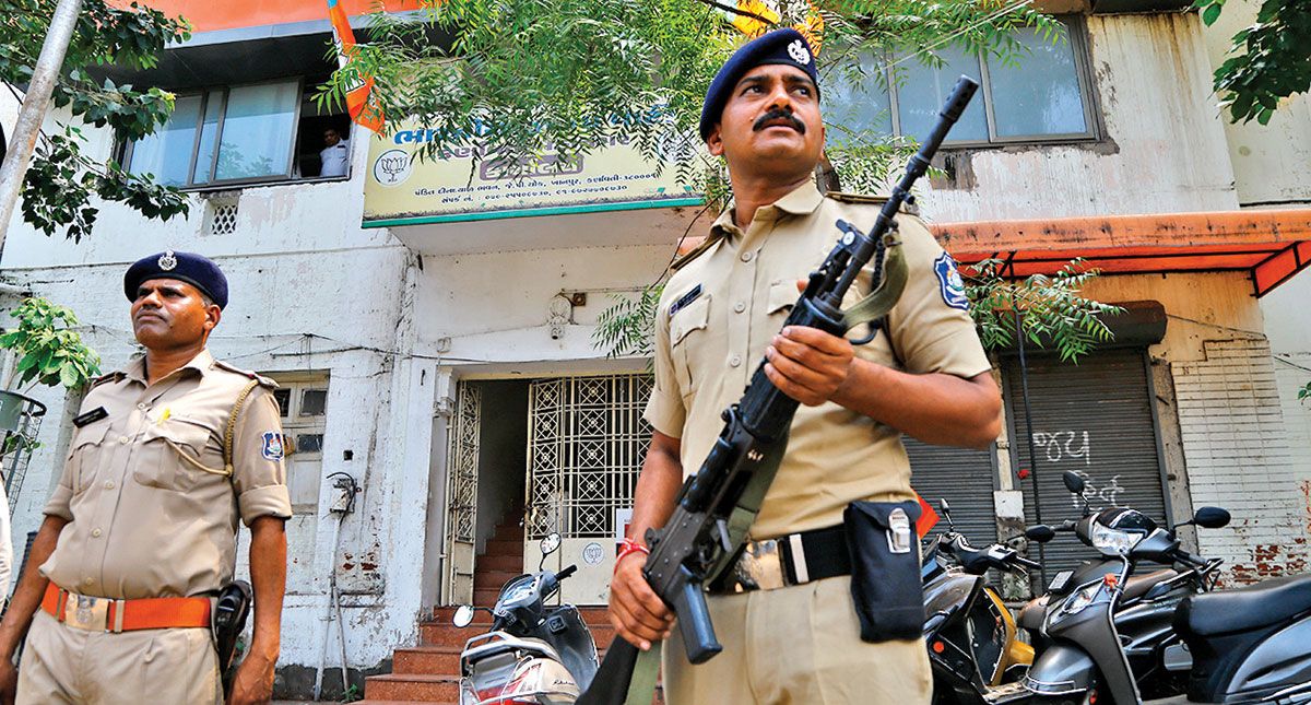 Taj Hotel Bomb Threat Prompts Agra Security Sweep