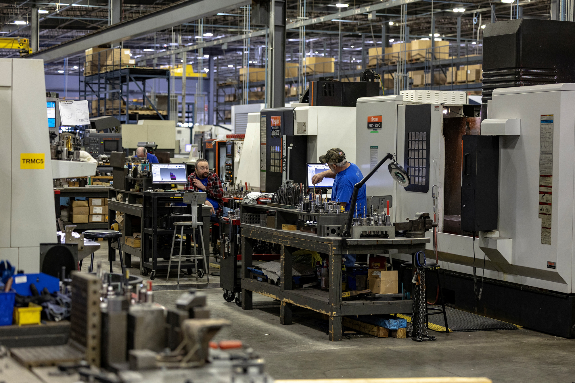 US Industrial Output Stalls, Manufacturing Falls 0.3%