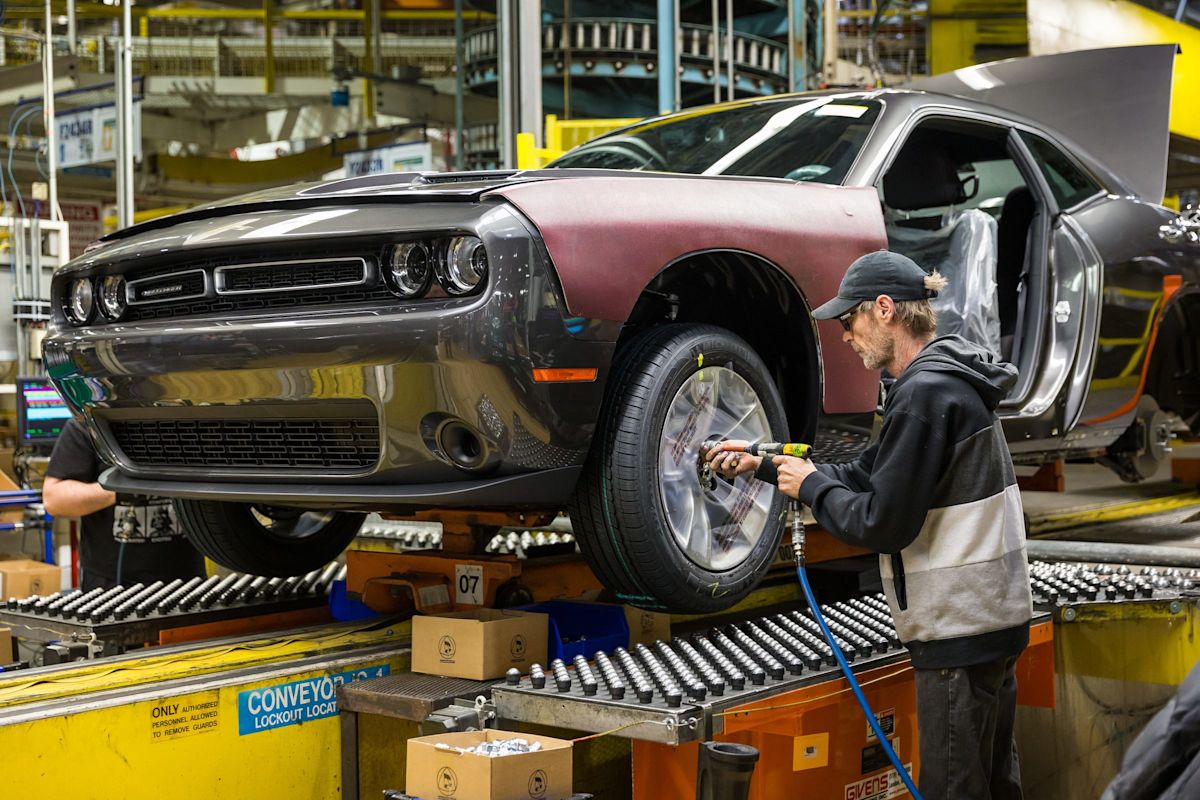 Unifor urges Ottawa to block the proposed sale of the Stellantis Brampton plant