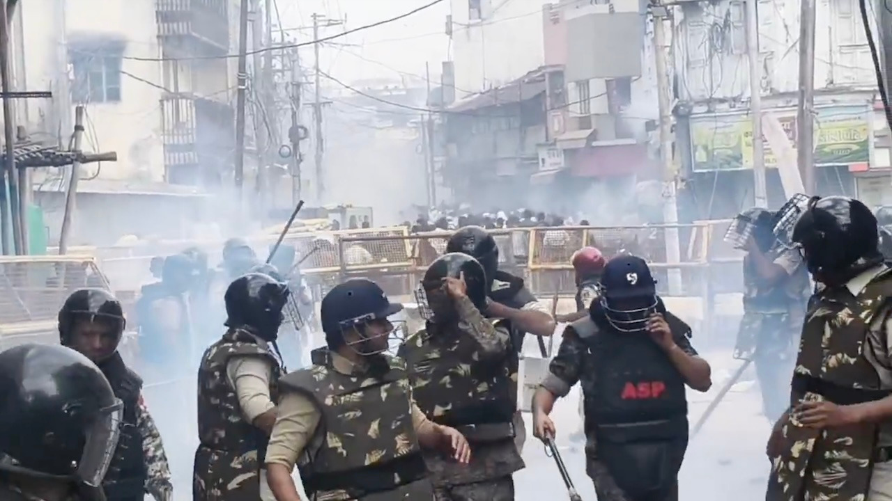 Protests Erupt in Ujjain Over Plans to Demolish Historic 600-Year-Old Mosque