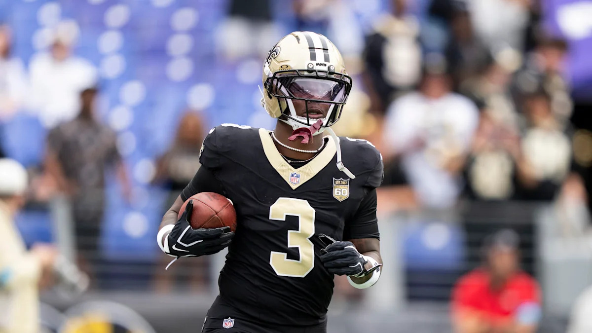 New Orleans Saints Running Back Travis Etienne Exits Game With Leg Injury