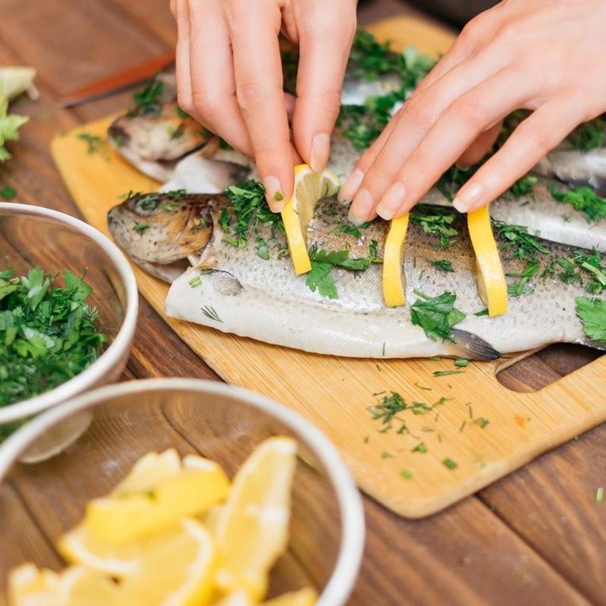 El pescado de acuicultura se consolida como el superalimento esencial para la vuelta al cole
