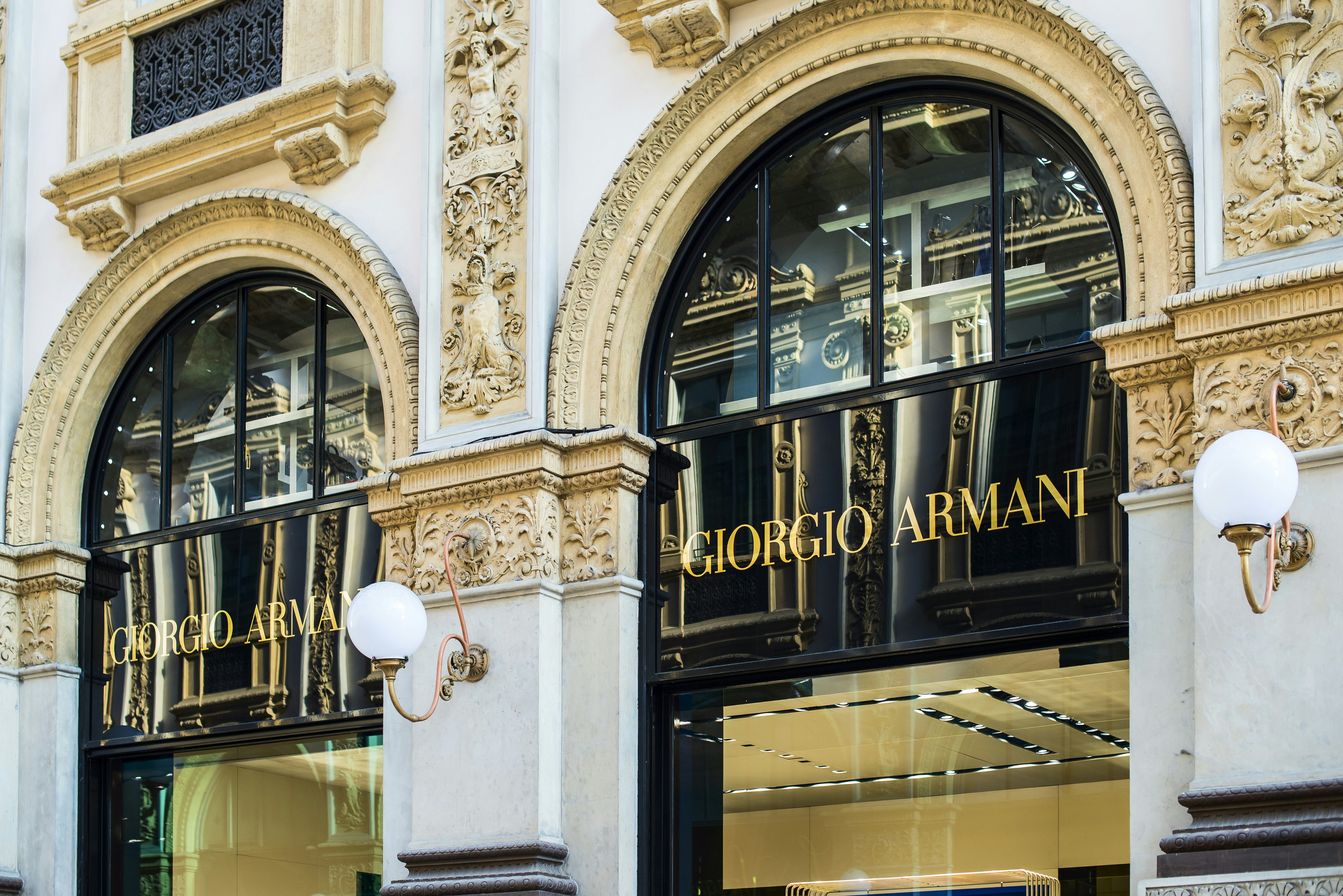 Armani heirs prepare stake sale discussions with luxury giants LVMH and L’Oréal.