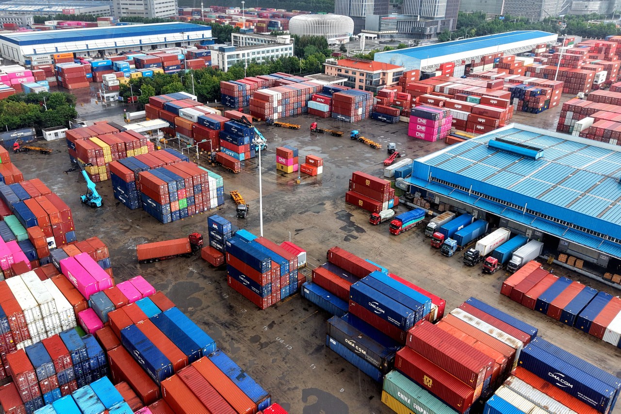 China reports a 25 percent export surge in August driven by tech and auto growth