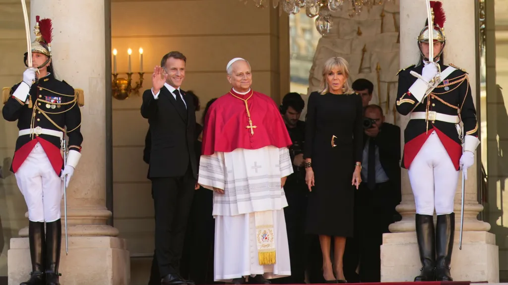 Pope Leo XIV Begins Four-Day State Visit to France Focusing on Peace and Secularism
